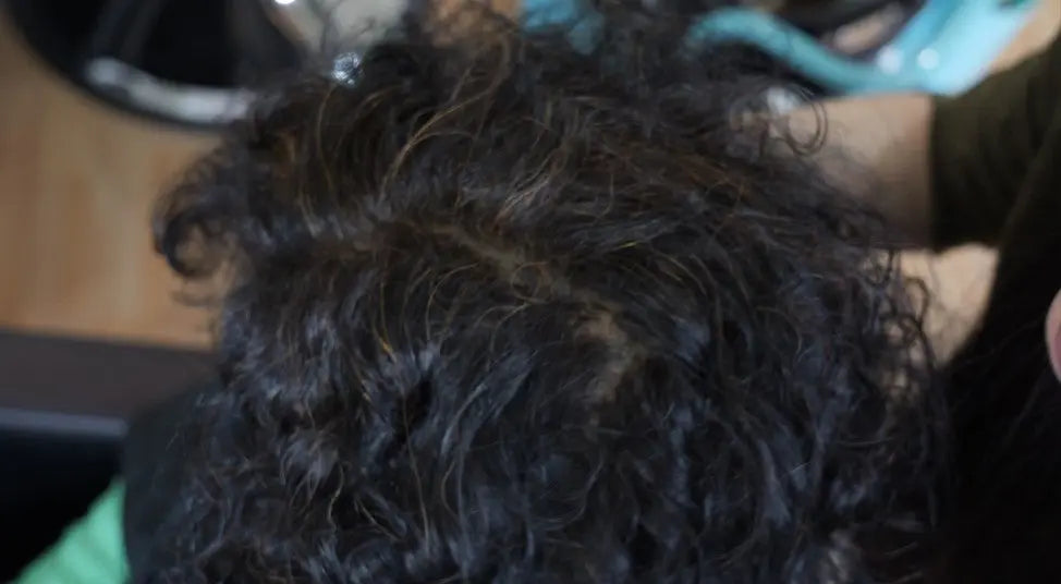 El cobre natural: el tono ideal para cubrir canas sin endurecer el rostro Radhe Shyam