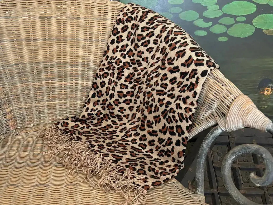 Pashminas de estampados animales de cashmere y seda Radhe Shyam