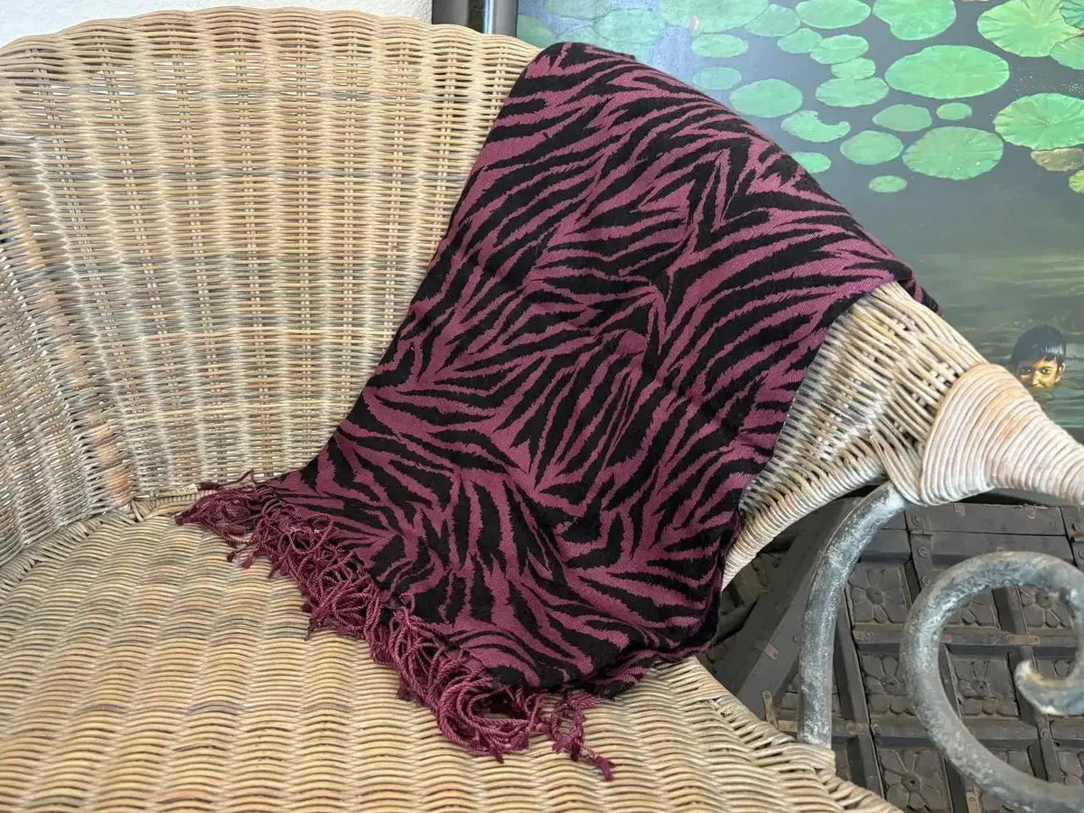 Pashminas de estampados animales de cashmere y seda Radhe Shyam
