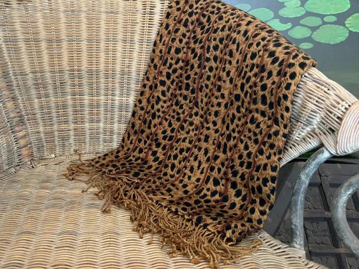 Pashminas de estampados animales de cashmere y seda Radhe Shyam