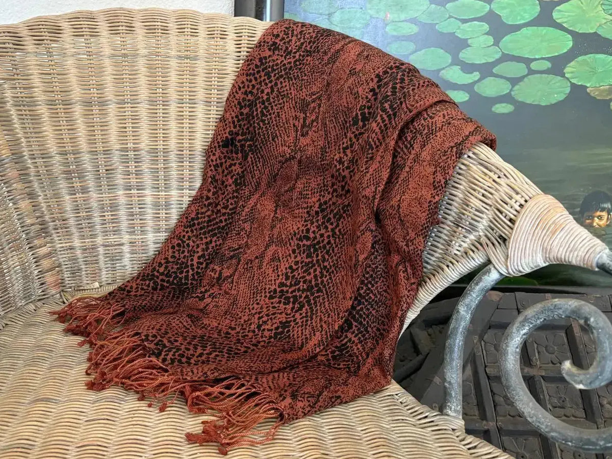 Pashminas de estampados animales de cashmere y seda Radhe Shyam