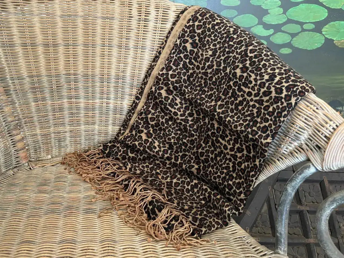 Pashminas de estampados animales de cashmere y seda Radhe Shyam