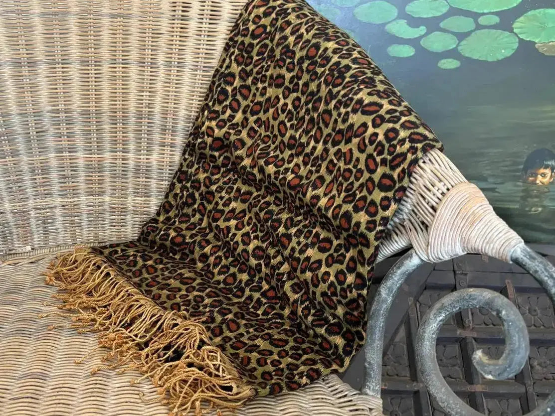 Pashminas de estampados animales de cashmere y seda Radhe Shyam